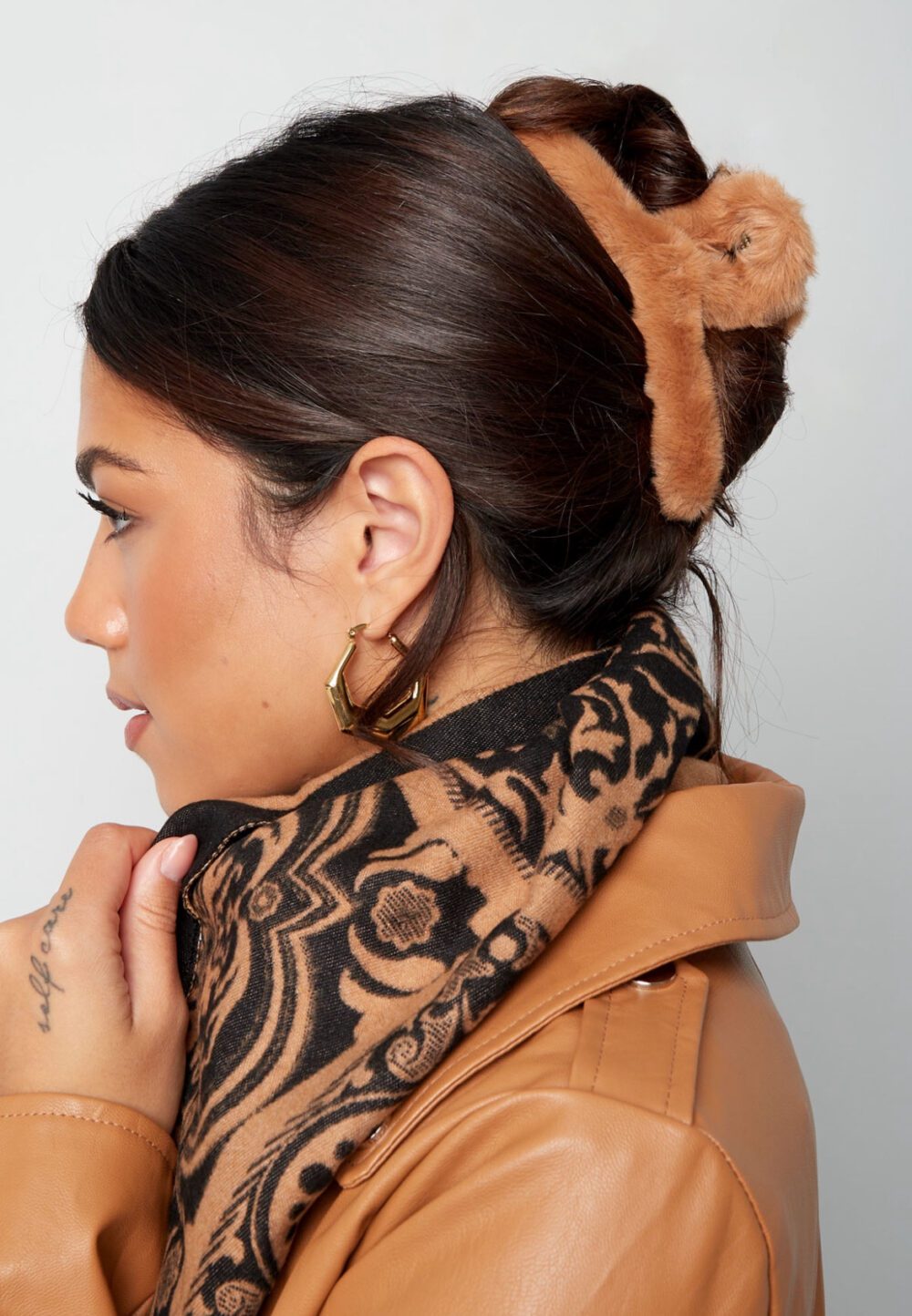 Big velvet hairclip camel - Afbeelding 2